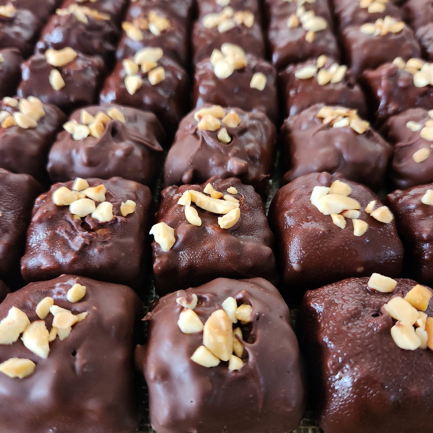 Healthy Snicker Bites