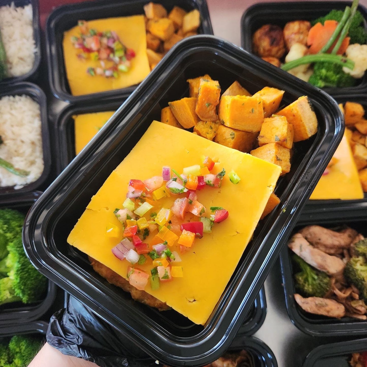 Cheeseburger de Pollo con Batata Chunks