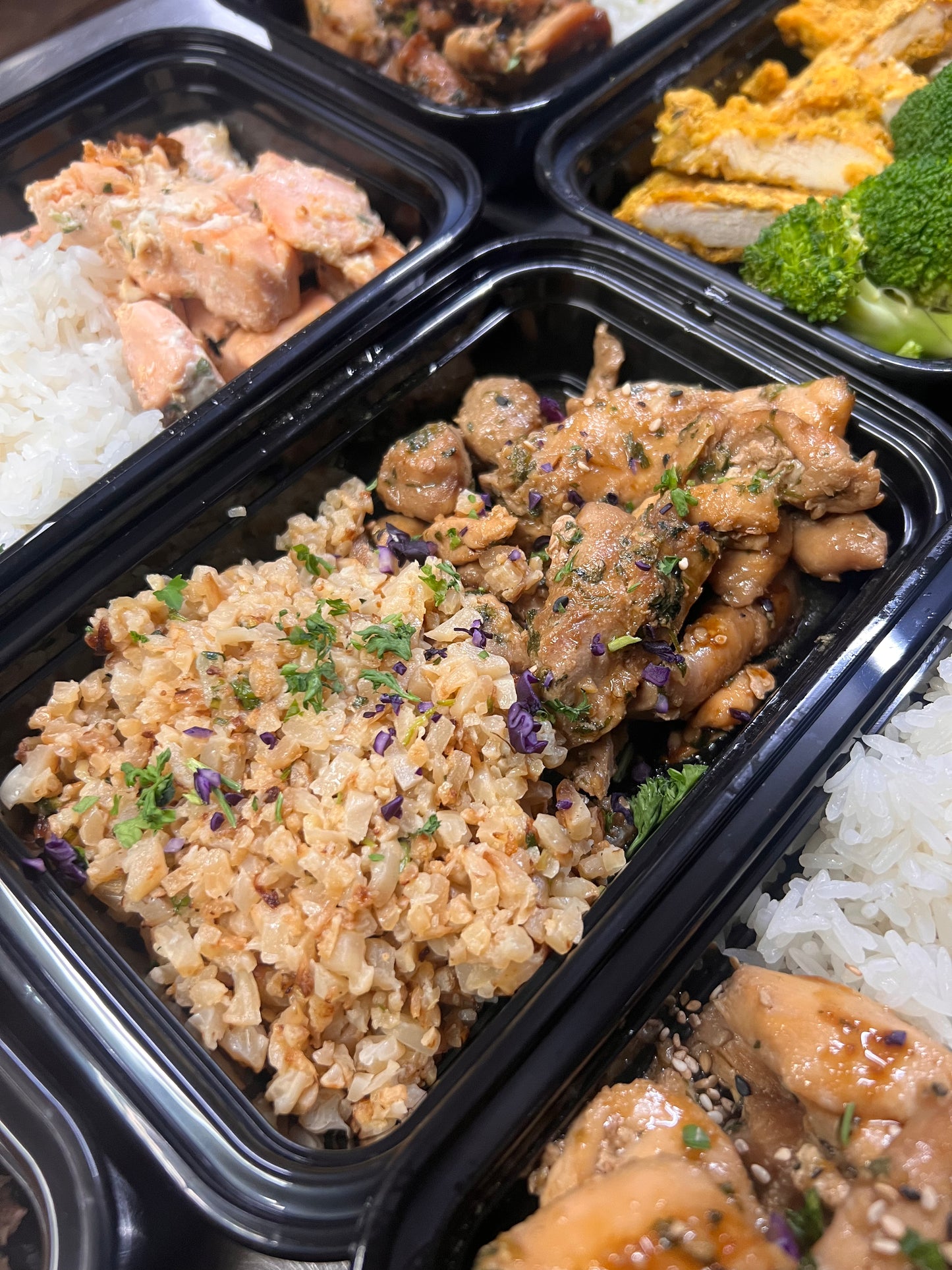 Pollo en salsa oriental con coli-arroz chino