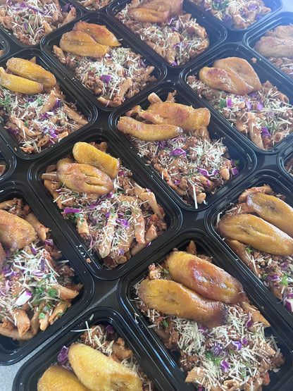 Penne Pasta con Molida de Res y Plátano Maduro