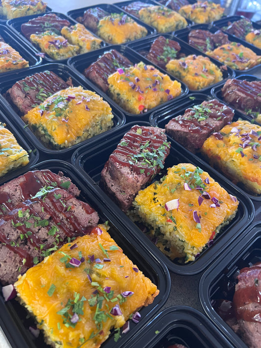 BBQ Meatloaf y Pastelón de arroz relleno