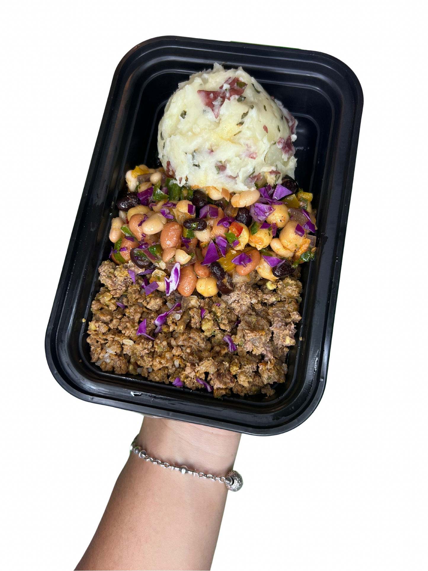 Carne molida de res con majado de papa y ensalada de granos